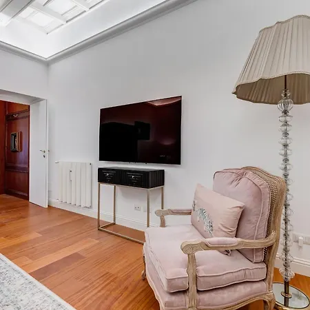 Babuino 55 - Fromhometorome Appartement